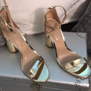 Heels gold